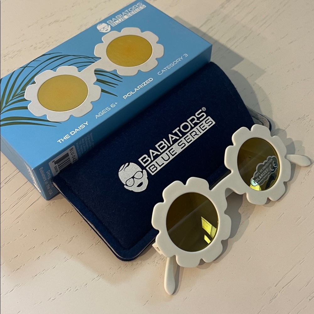 Babiators Blue Series Daisy Sunglasses - White and Gold Toddler Girl - Picture 4 of 4